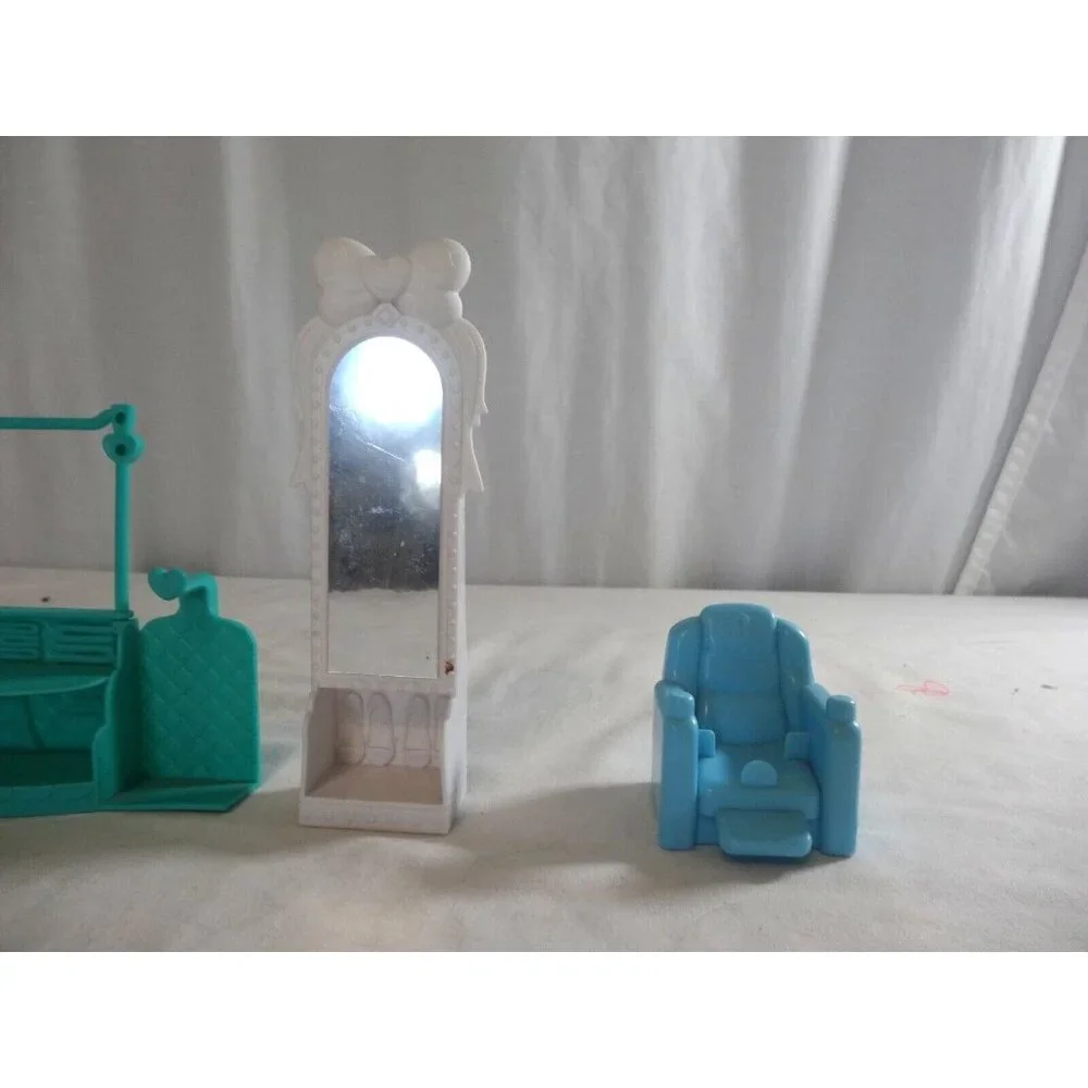 Shopkins Shopville Super Mall Shoppies Figures Acces Furniture and 4 Rare shopki